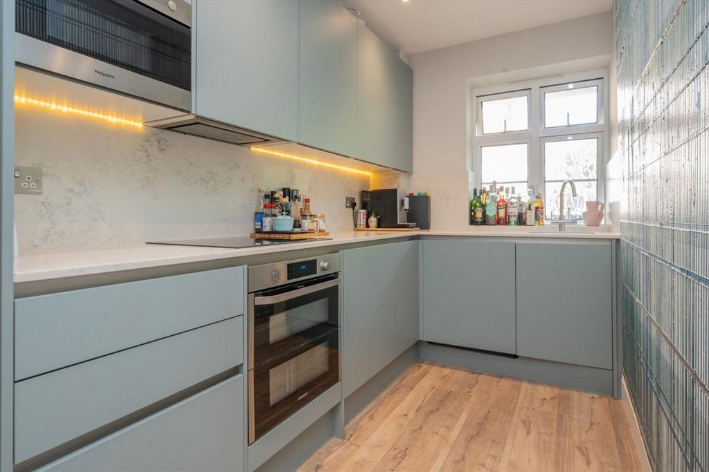 Apartment in London - View 3