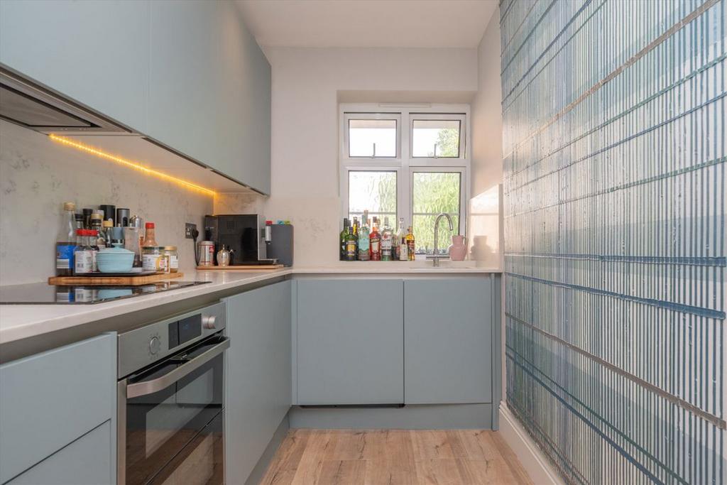 Apartment in London - View 4
