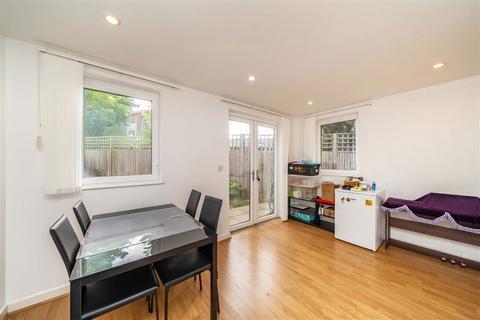 3 bedroom semi-detached house for sale, Tudway Road, London SE3