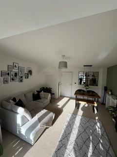 3 bedroom end of terrace house to rent, Fuchsia Road, Northwich