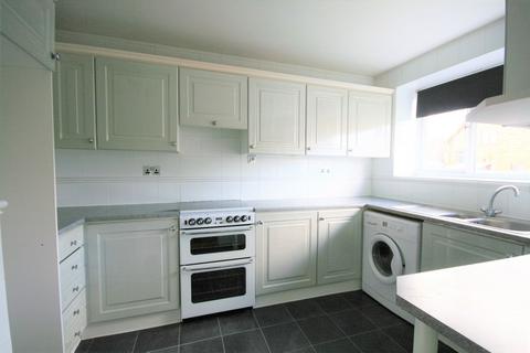 2 bedroom ground floor flat to rent, Manor Road, Narboro Court Manor Road, RM1