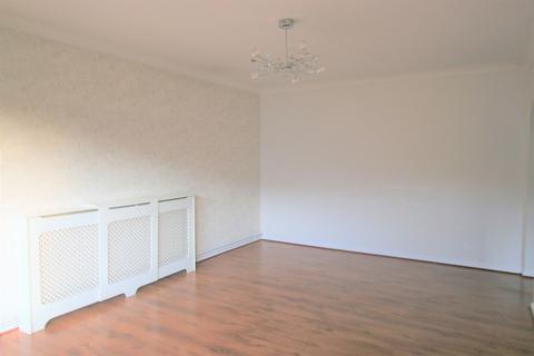 2 bedroom ground floor flat to rent, Manor Road, Narboro Court Manor Road, RM1