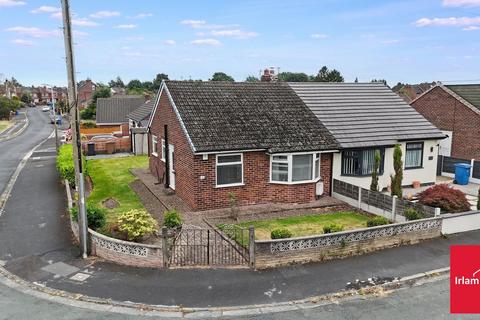 2 bedroom semi-detached bungalow for sale, Newlands Avenue, Irlam, M44