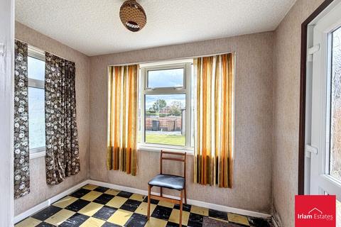 2 bedroom semi-detached bungalow for sale, Newlands Avenue, Irlam, M44