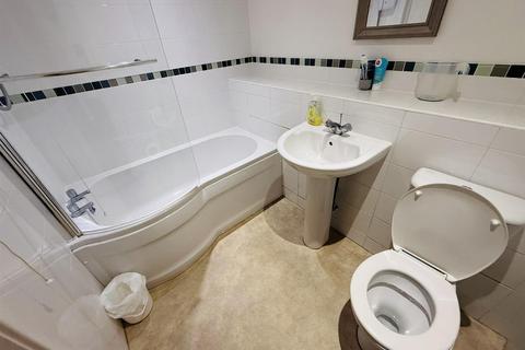 1 bedroom flat to rent, Childes Court, Henry Street, CV11 5SQ