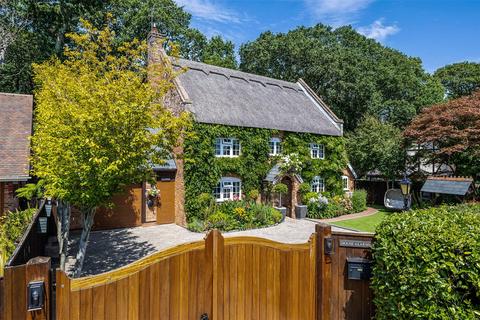 5 bedroom detached house for sale, Woodside Lane, New Milton, Hampshire, BH25