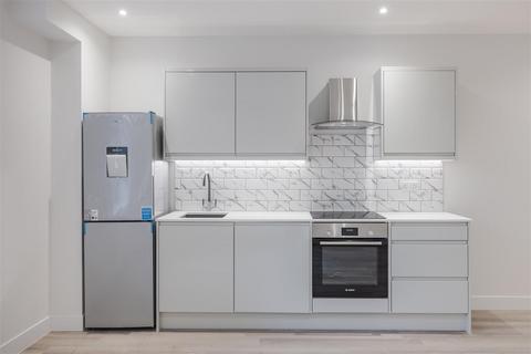 Studio to rent, Waterwood House, 4 Frayswater Place, Uxbridge