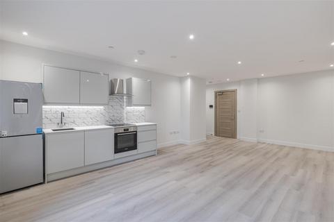 Studio to rent, Waterwood House, 4 Frayswater Place, Uxbridge