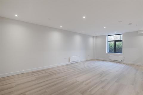Studio to rent, Waterwood House, 4 Frayswater Place, Uxbridge