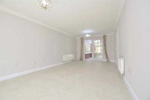 4 bedroom detached house to rent, Windfall Way, Gloucestershire GL2