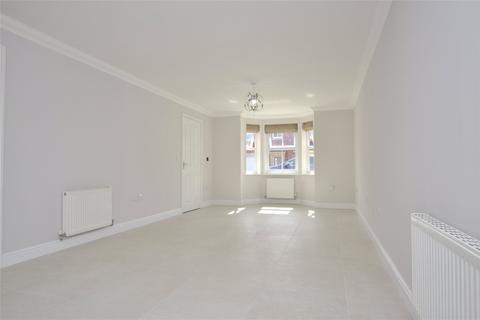4 bedroom detached house to rent, Windfall Way, Gloucestershire GL2