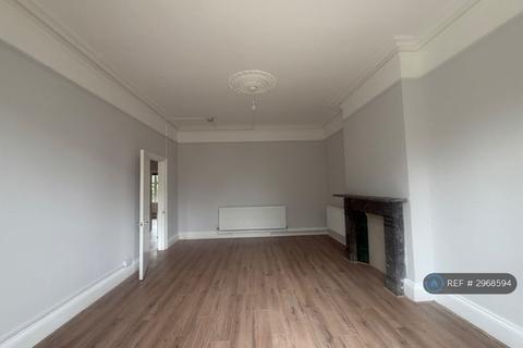 3 bedroom maisonette to rent, Station Lane, Hornchurch, RM12