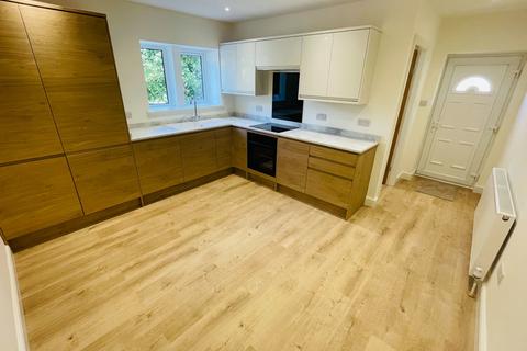 3 bedroom terraced house for sale, Fenay Bridge Road, Fenay Bridge, Huddersfield