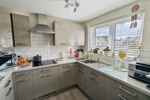 2 bedroom retirement property for sale, Maywood Crescent, Fishponds, Bristol