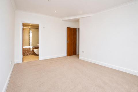 3 bedroom flat to rent, 74 Newman Street W1T