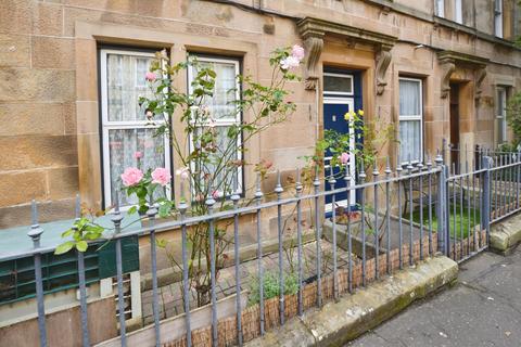 3 bedroom flat to rent, Tay Street, Fountainbridge, Edinburgh, EH11