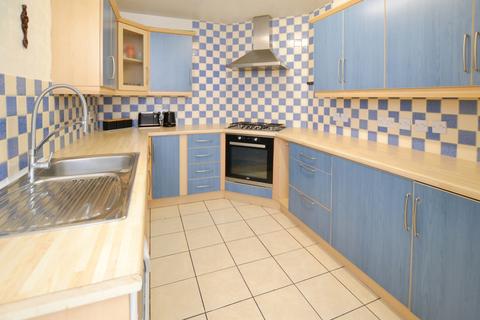 3 bedroom flat to rent, Tay Street, Fountainbridge, Edinburgh, EH11