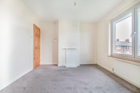 3 bedroom apartment for sale, Sissons Terrace, West Yorkshire LS10