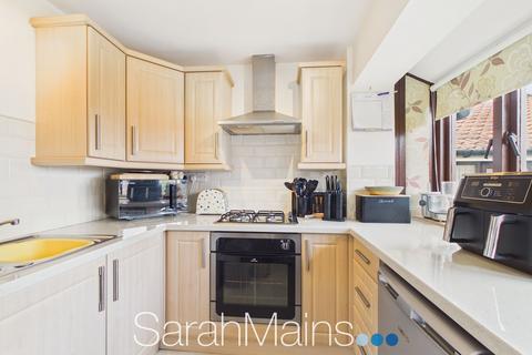 2 bedroom flat for sale, Kirkwood Drive, Kenton, NE3