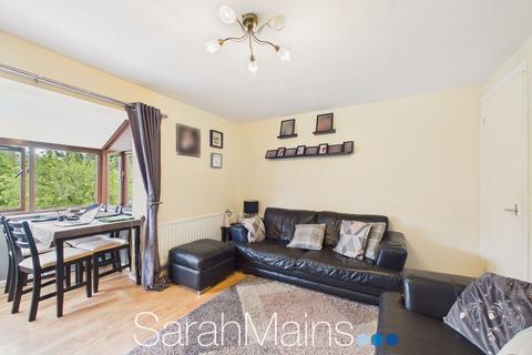 2 bedroom flat for sale, Kirkwood Drive, Kenton, NE3