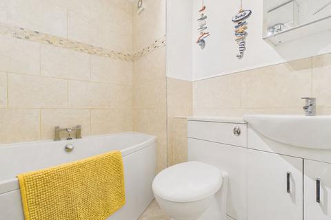 2 bedroom flat for sale, Kirkwood Drive, Kenton, NE3