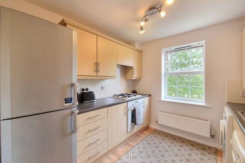 2 bedroom flat to rent, Lock Keeper Close, Leicester