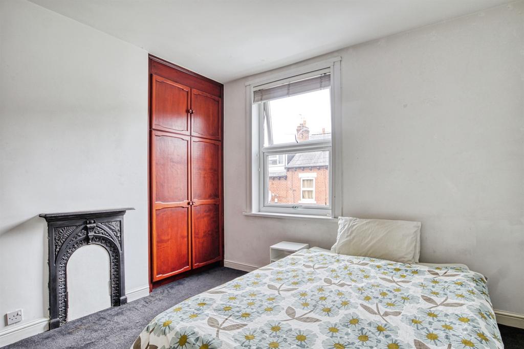 Bedroom, fireplace