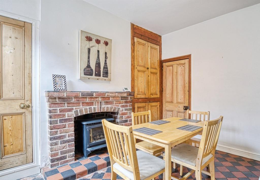 Dining room, fireplace
