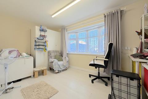 4 bedroom bungalow for sale, Lambourne Close, Walsall WS6