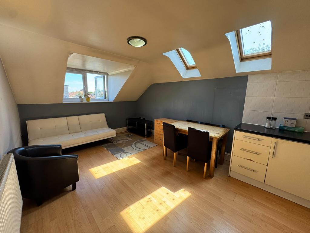 Apartment in HOUNSLOW - View 2
