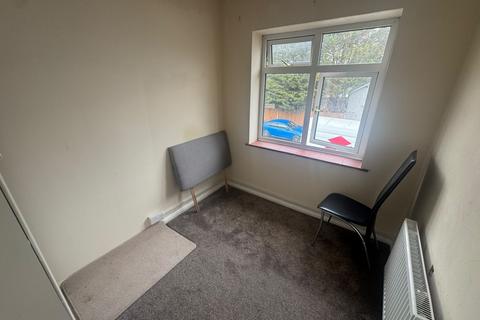 3 bedroom semi-detached house to rent, ASHFORD, ASHFORD TW15