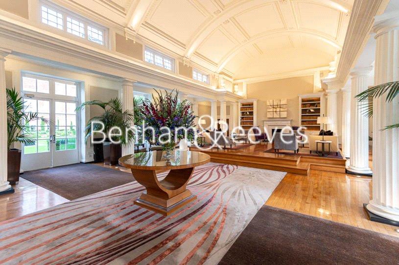 Apartment in London - More