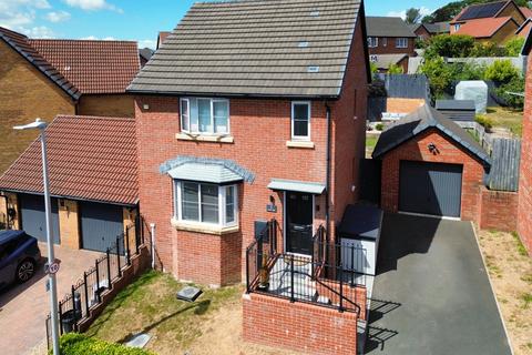 3 bedroom detached house for sale, Awel Y Mor, Swansea SA2