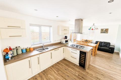 4 bedroom detached house for sale, Longwall Way, PONTEFRACT
