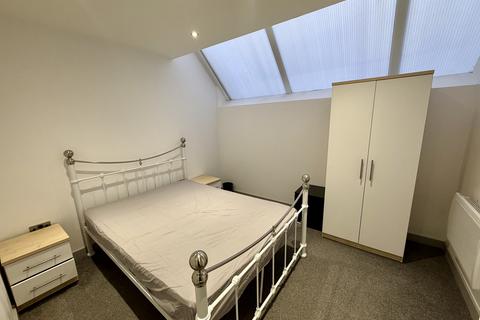 1 bedroom apartment to rent, South Street, HULL