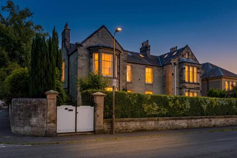 undefined, Lennox Row, Trinity, Edinburgh, EH5