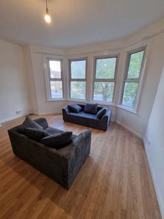 2 bedroom flat to rent, London SE6