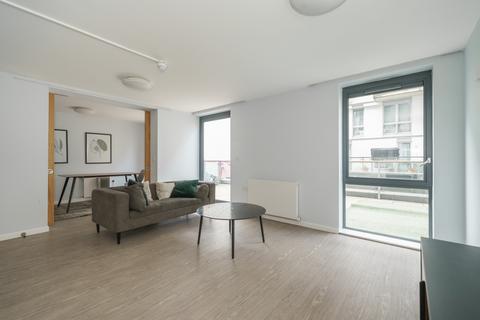 3 bedroom duplex to rent, Lakeside Way Wembley HA9