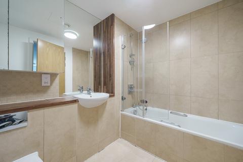 3 bedroom duplex to rent, Lakeside Way Wembley HA9