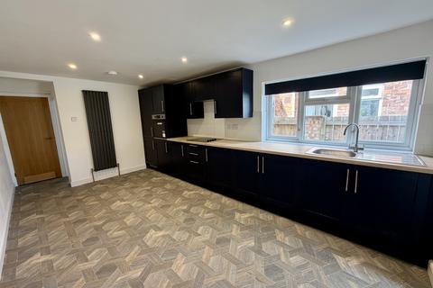 3 bedroom terraced house to rent, Telford Street, HULL