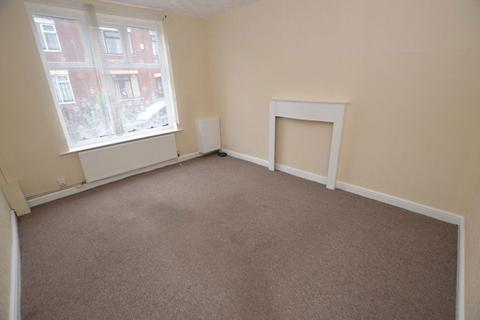 3 bedroom terraced house to rent, Chapel Street, Ince
