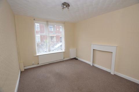 3 bedroom terraced house to rent, Chapel Street, Ince