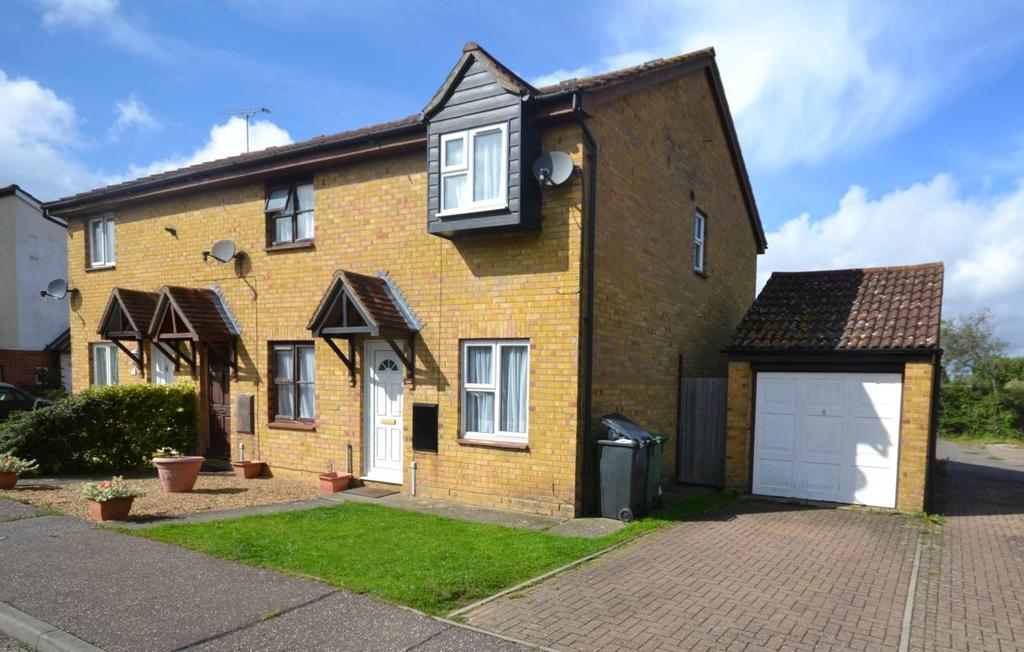 Knights Road, Braintree, Essex, CM7 2 bed end of terrace house £875