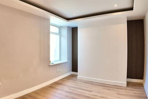 3 bedroom terraced house to rent, Jones Street, Phillipstown, NP24