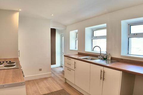 3 bedroom terraced house to rent, Jones Street, Phillipstown, NP24