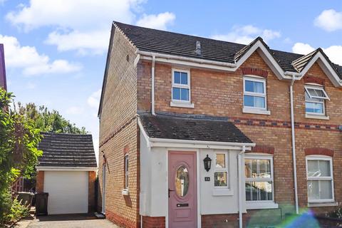 3 bedroom semi-detached house for sale, Desborough Way, Norwich