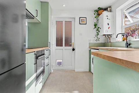 3 bedroom semi-detached house for sale, Desborough Way, Norwich