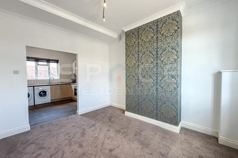 4 bedroom duplex to rent, Spacious Four Double Bedroom Duplex Apartment | Available Now | Prime Mill Hill Location