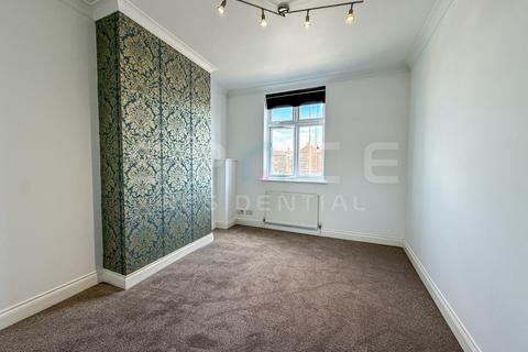 4 bedroom duplex to rent, Spacious Four Double Bedroom Duplex Apartment | Available Now | Prime Mill Hill Location