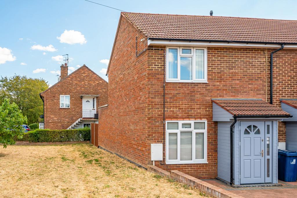 Detached house exterior, garage